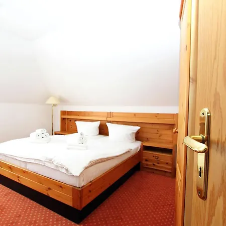 Ueues-hues-app-1 * Hörnum